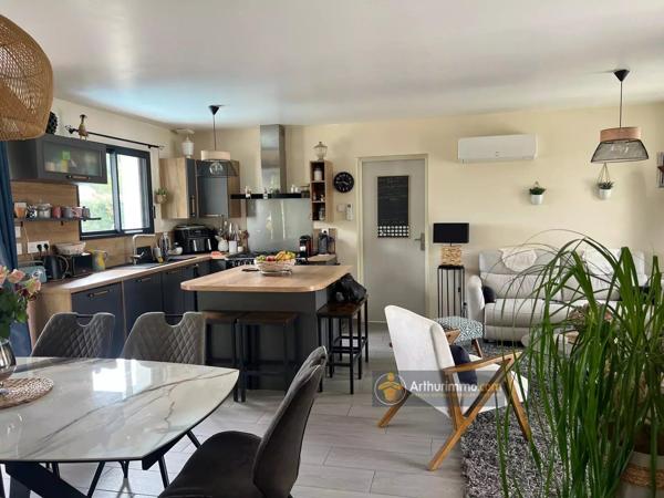 Vente                                                      Appartement
                        
                     4 pièces                      69 m2                     à Saint-Jean-de-Monts