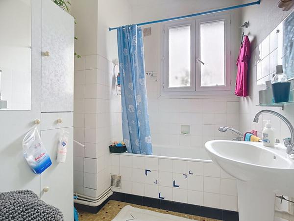 SPECIAL INVESTISSEUR - Appartement vendu loue a Brive La Gaillarde 79.54 m2 - 3 chambres - Garage - parking