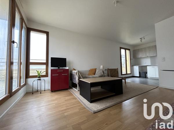 Appartement 3 pièces de 79 m² à Montreuil (93100)