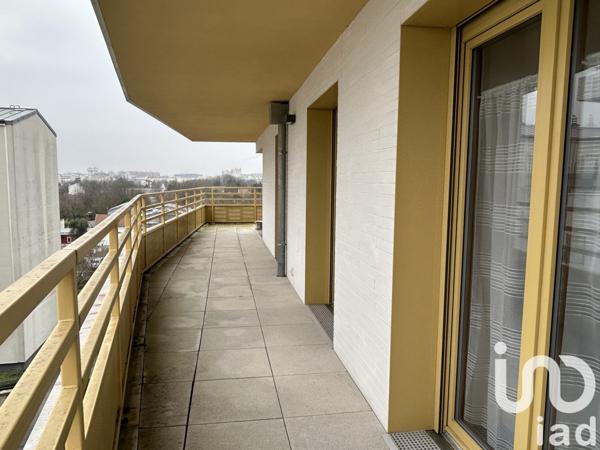 Appartement 3 pièces de 79 m² à Montreuil (93100)