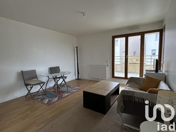Appartement 3 pièces de 79 m² à Montreuil (93100)