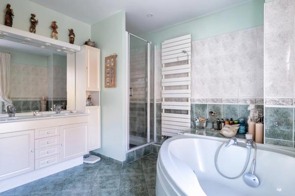 MORSANG SUR ORGE (91) Maison 4 chambres, édifiée sur sous-sol total - 1117m² de terrain.