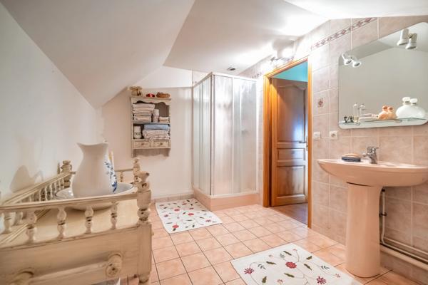 MORSANG SUR ORGE (91) Maison 4 chambres, édifiée sur sous-sol total - 1117m² de terrain.