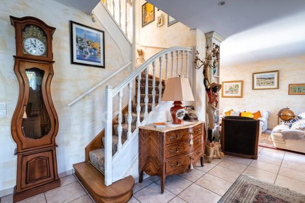 MORSANG SUR ORGE (91) Maison 4 chambres, édifiée sur sous-sol total - 1117m² de terrain.