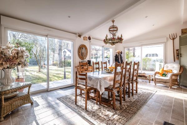 MORSANG SUR ORGE (91) Maison 4 chambres, édifiée sur sous-sol total - 1117m² de terrain.