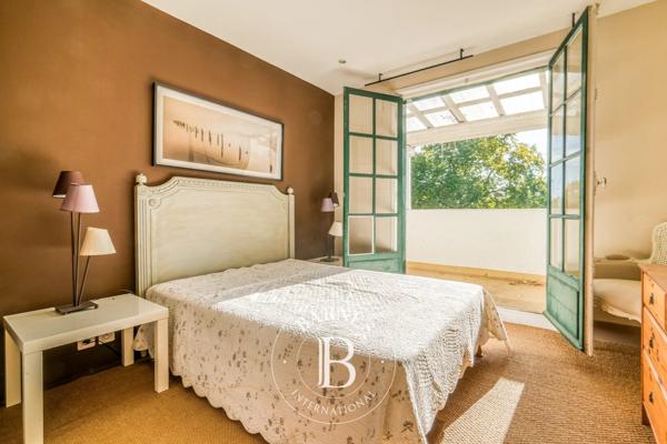 Fontainebleau, Propriété 15 Chambres -  800 m² à vendre