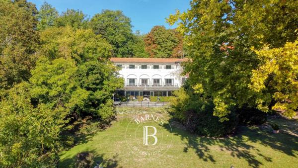 Fontainebleau, Propriété 15 Chambres -  800 m² à vendre