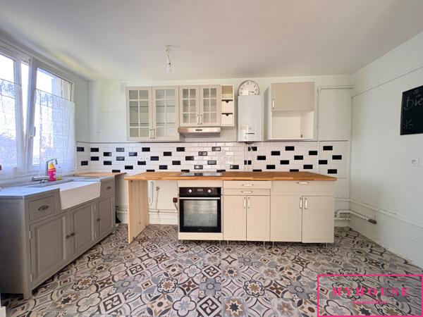 Appartement
                                                                                                                                                                                                                                                                                                                        4 pièce(s)                                                                                                                                                                                                          3 chambre(s)                                                                                                                                                                                                          66.1  m²