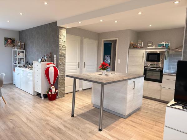 Maison de 1970 de 158 m2 rénovée, 4 ch, terrain de 1162 m2