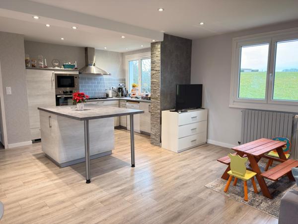 Maison de 1970 de 158 m2 rénovée, 4 ch, terrain de 1162 m2