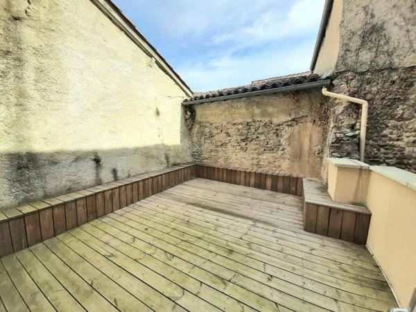 MONTBRISON CENTRE - F3 AVEC GRANDE TERRASSE