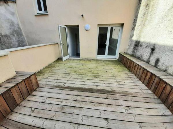 MONTBRISON CENTRE - F3 AVEC GRANDE TERRASSE