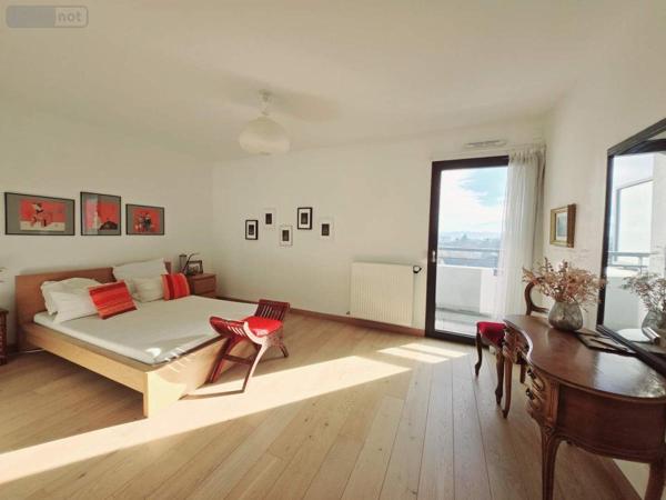 Appartement à vendre à Ferney-Voltaire dans l'Ain (01210), ref : 01047-114