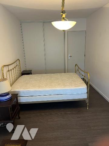 DAGNEUX, proche MONTLUEL Maison plain pied, 125 m², bon état.
295 000.00€