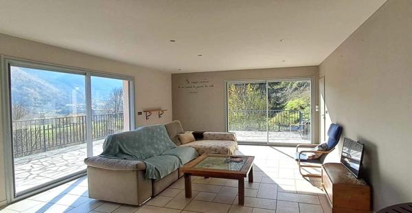 Maison sur les hauteurs d'Ancizan