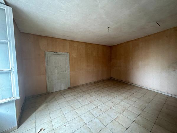 Maison à vendre 9 pièces LUSSAC LES EGLISES (87)