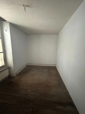 Maison à vendre 9 pièces LUSSAC LES EGLISES (87)