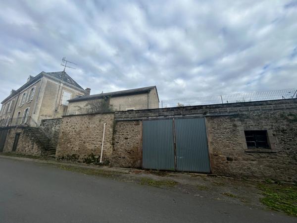 Maison à vendre 9 pièces LUSSAC LES EGLISES (87)