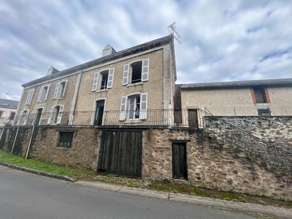 Maison à vendre 9 pièces LUSSAC LES EGLISES (87)