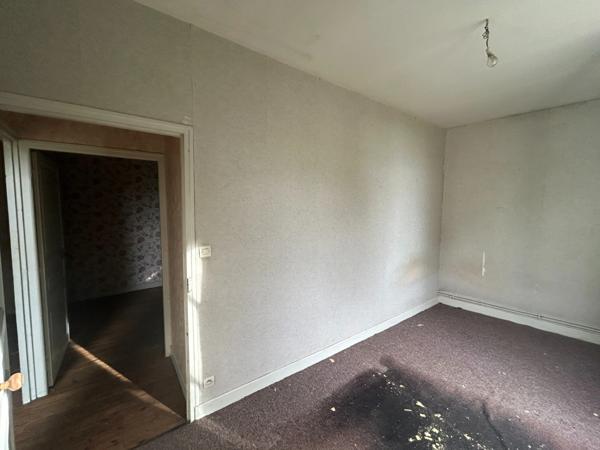 Maison à vendre 9 pièces LUSSAC LES EGLISES (87)