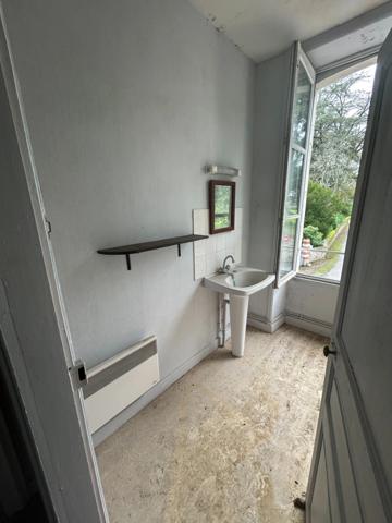 Maison à vendre 9 pièces LUSSAC LES EGLISES (87)