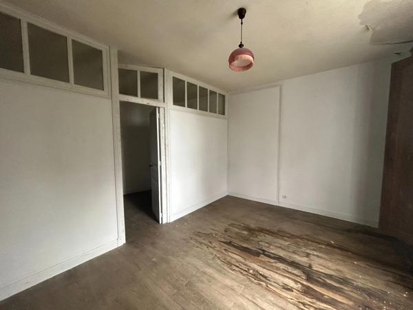 Maison à vendre 9 pièces LUSSAC LES EGLISES (87)