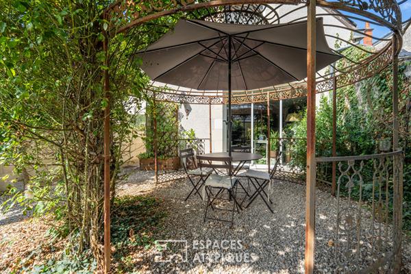 Propriété de caractère avec local commercial et chambres d’hôtes face au Château de Langeais