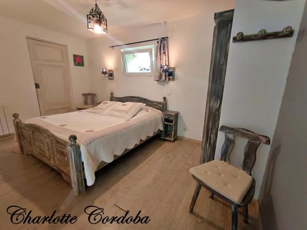 Vivez votre rêve : Ferme de caractère avec gîtes, chambres d’hôtes et potentiel incroyable à Feugarolles