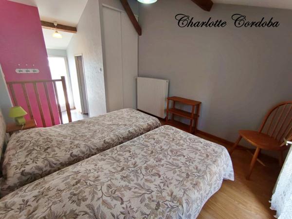 Vivez votre rêve : Ferme de caractère avec gîtes, chambres d’hôtes et potentiel incroyable à Feugarolles