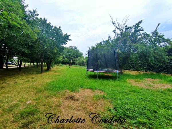 Vivez votre rêve : Ferme de caractère avec gîtes, chambres d’hôtes et potentiel incroyable à Feugarolles