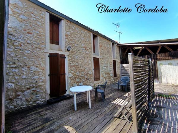 Vivez votre rêve : Ferme de caractère avec gîtes, chambres d’hôtes et potentiel incroyable à Feugarolles