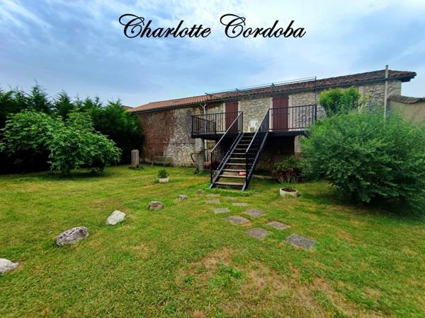 Vivez votre rêve : Ferme de caractère avec gîtes, chambres d’hôtes et potentiel incroyable à Feugarolles