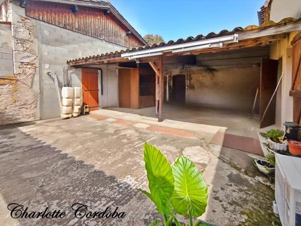 Vivez votre rêve : Ferme de caractère avec gîtes, chambres d’hôtes et potentiel incroyable à Feugarolles