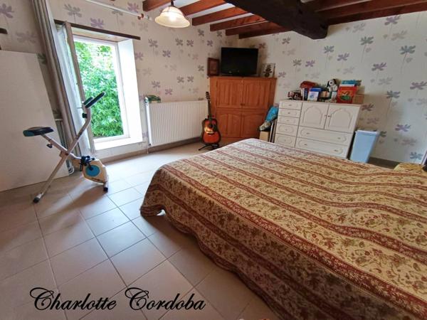 Vivez votre rêve : Ferme de caractère avec gîtes, chambres d’hôtes et potentiel incroyable à Feugarolles