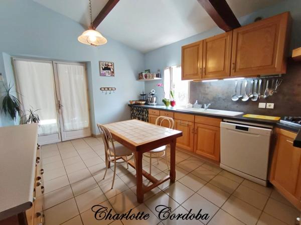 Vivez votre rêve : Ferme de caractère avec gîtes, chambres d’hôtes et potentiel incroyable à Feugarolles