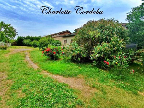 Vivez votre rêve : Ferme de caractère avec gîtes, chambres d’hôtes et potentiel incroyable à Feugarolles