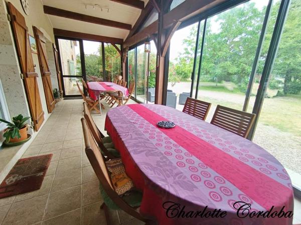 Vivez votre rêve : Ferme de caractère avec gîtes, chambres d’hôtes et potentiel incroyable à Feugarolles