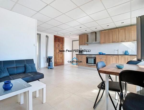 Lyon 8e Appartement T3 de 55 m², balcon avec belle vue dégagée - Tram T6 connexion Metro B et D