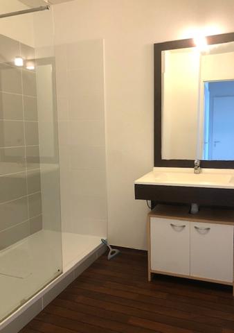 Appartement
                                                                                                                                                                                                                                                                                                                        3 pièce(s)                                                                                                                                                                                                          2 chambre(s)                                                                                                                                                                                                          65  m²