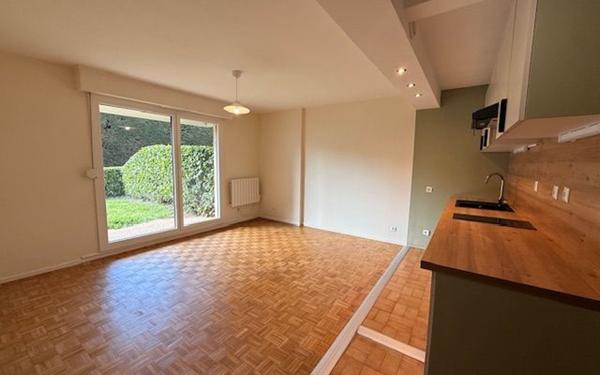 Appartement à louer    2 pièces • 46,23 m2 Saint-Genis-Laval