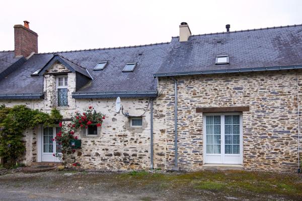 Maison à vendre en un hameau de la Chapelle-Glain
