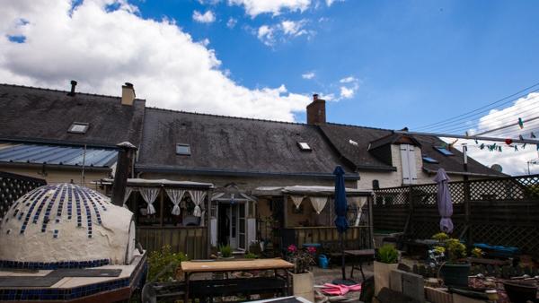Maison à vendre en un hameau de la Chapelle-Glain
