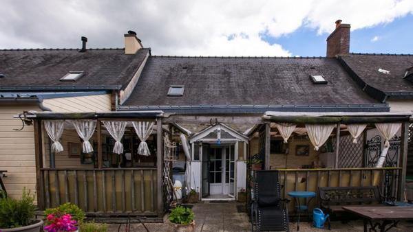 Maison à vendre en un hameau de la Chapelle-Glain