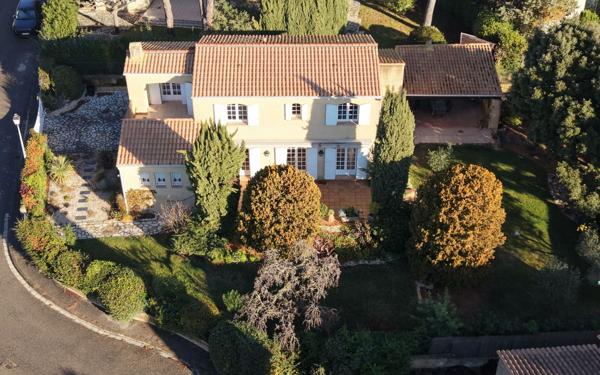 Maison à vendre    5 pièces • 135,62 m2 Villeneuve-lès-Avignon
