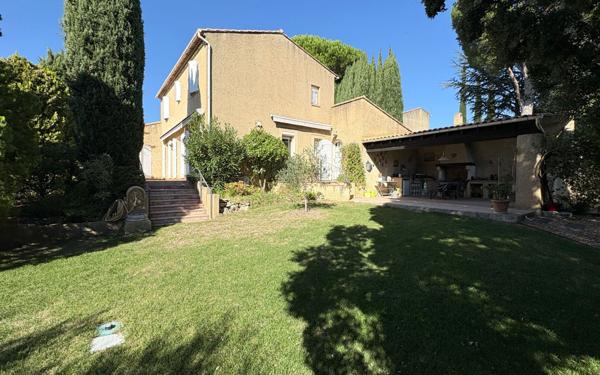 Maison à vendre    5 pièces • 135,62 m2 Villeneuve-lès-Avignon