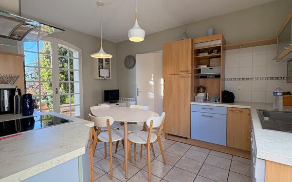 Maison à vendre    5 pièces • 135,62 m2 Villeneuve-lès-Avignon