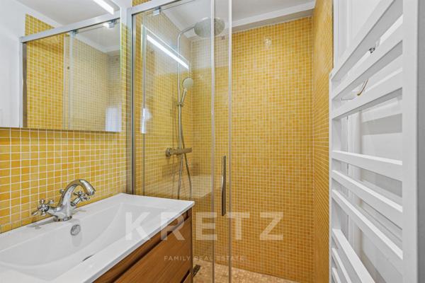 Maison contemporaine avec terrasse et rooftop