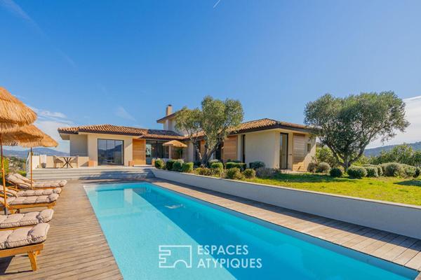 Villa d’architecte avec vue panoramique dans domaine sécurisé