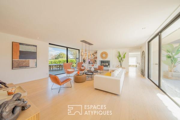 Villa d’architecte avec vue panoramique dans domaine sécurisé