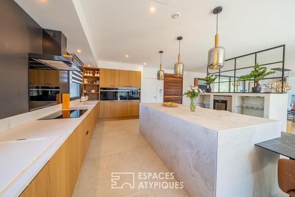 Villa d’architecte avec vue panoramique dans domaine sécurisé